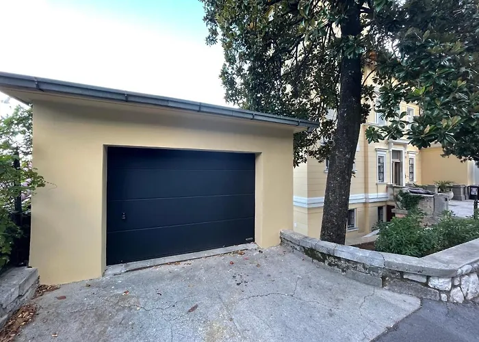 Opulence Luxury - Private Access To In *