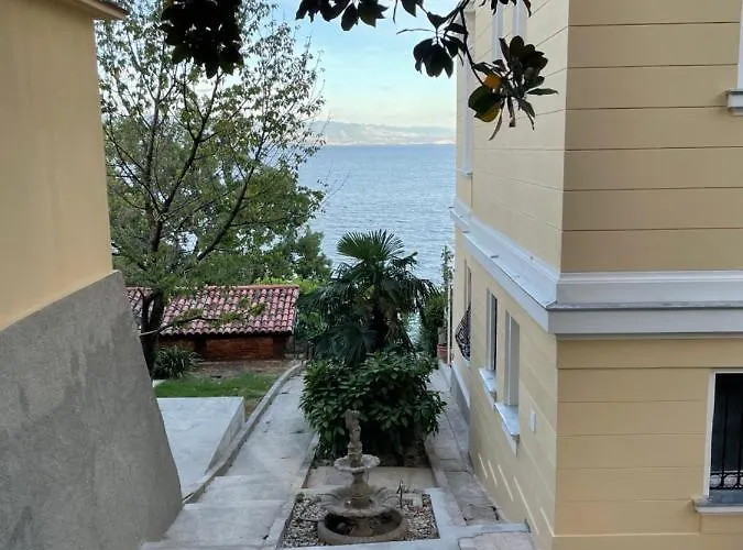 Opulence Luxury - Private Access To In 公寓